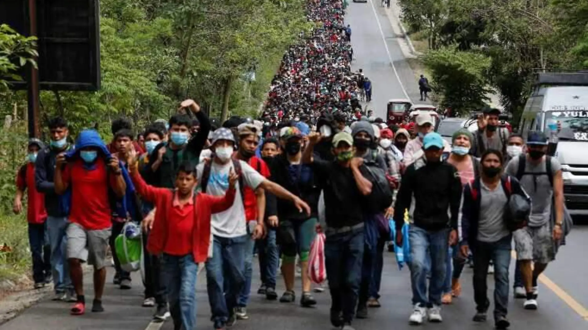 caravana migrante atraviesa Guatemala tras partir Honduras